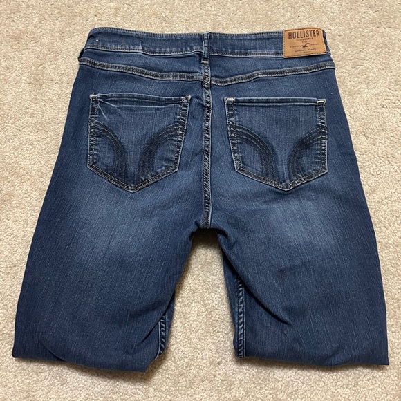 Hollister High Rise Medium Wash Skinny Jean - Picture 3 of 3